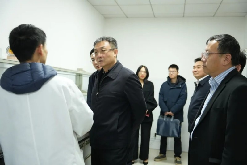 山东省供销合作社联合社党组书记、理事会主任张传忠一行莅临公司调研交流