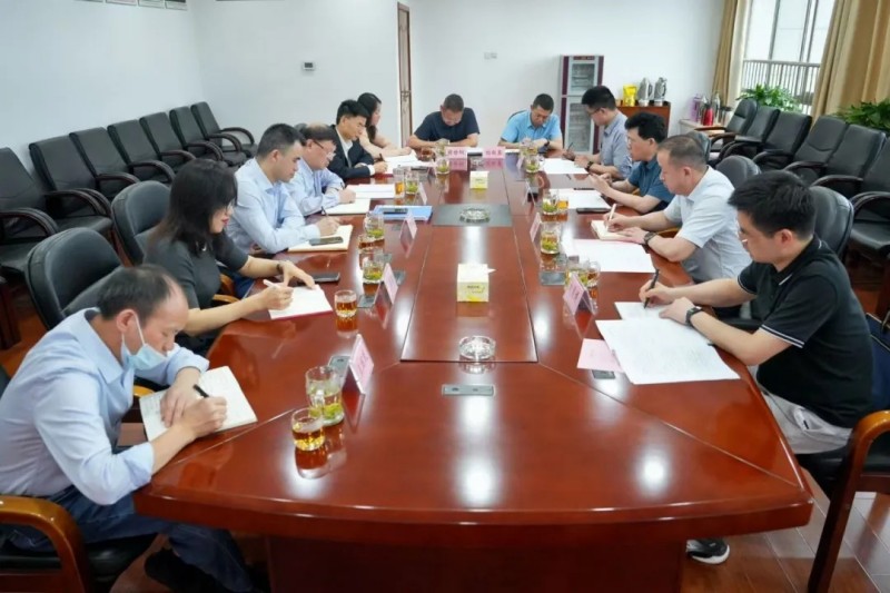 湖南省供销合作总社党组书记、理事会主任周晓理调研公司并主持召开座谈会